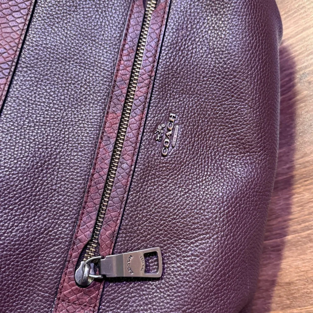 STUNNING β¨ Coach Embossed Leather Tote β Wine/Burgundy with Snake Print Trim β¨β - Picture 11 of 14